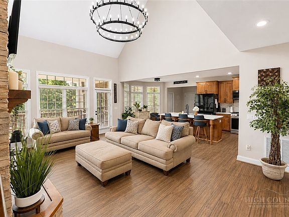 5th image of 208 Monk Court
