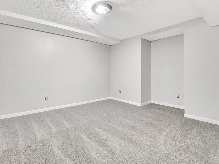 6817 Raven Ct — Photo 10