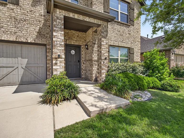 5913 Pensby Dr — Photo 4