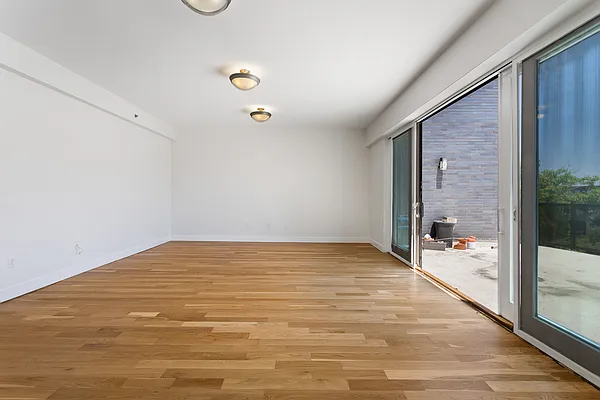 Rented by Safdie Realty Group | media 43