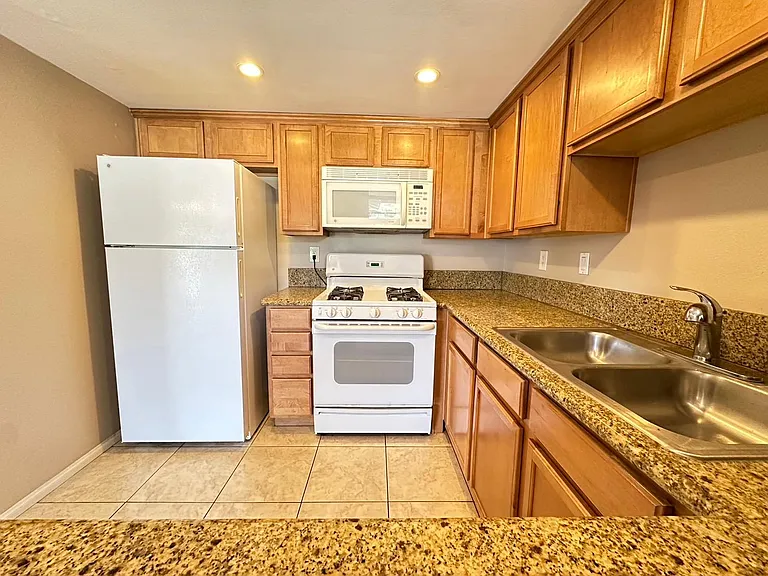 1343 Massachusetts Ave #202 — Photo 5