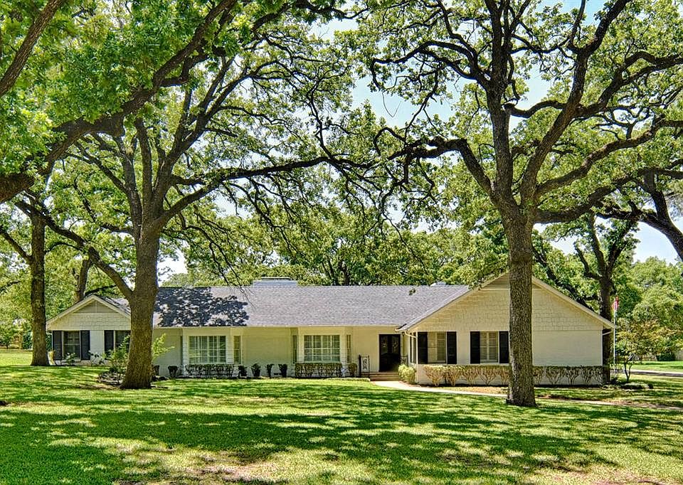 1st image of 940 Meadow Oaks Dr