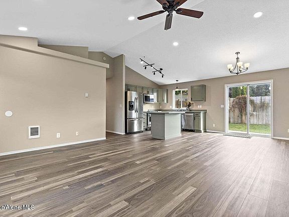 3rd image of 2740 N Wickiup Dr