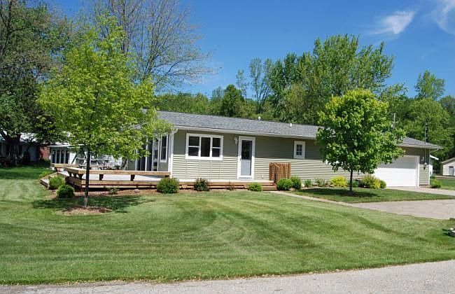 1st image of 329 Caroline Dr