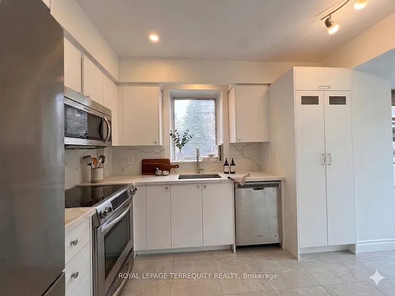 8 Webster Ave #2 — Photo 8