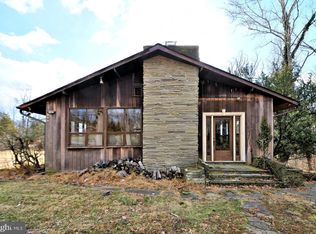 1926 Old Church Rd, Harleysville, PA 19438