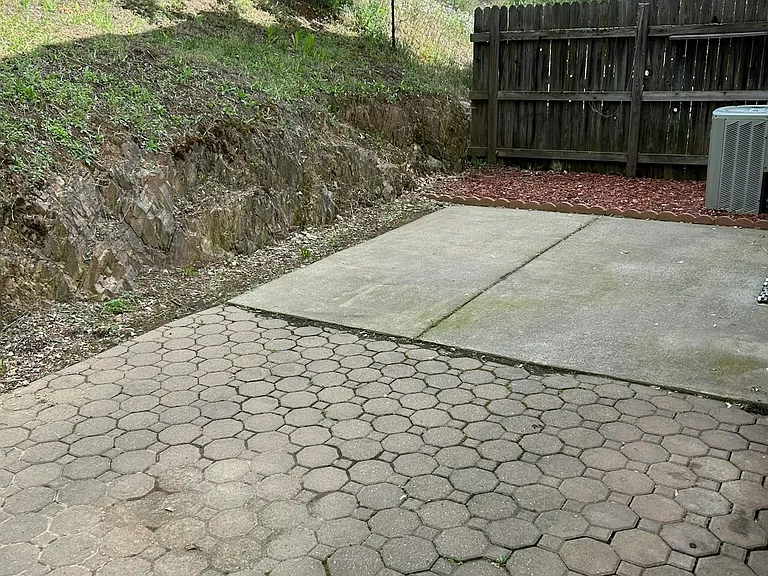 1011 Elizabeth Ln — Photo 4