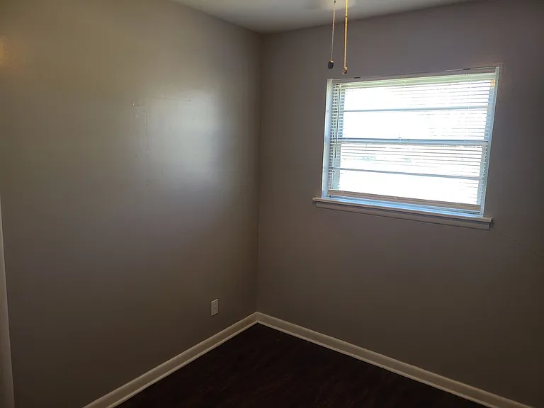 604 Ellen Dr — Photo 11