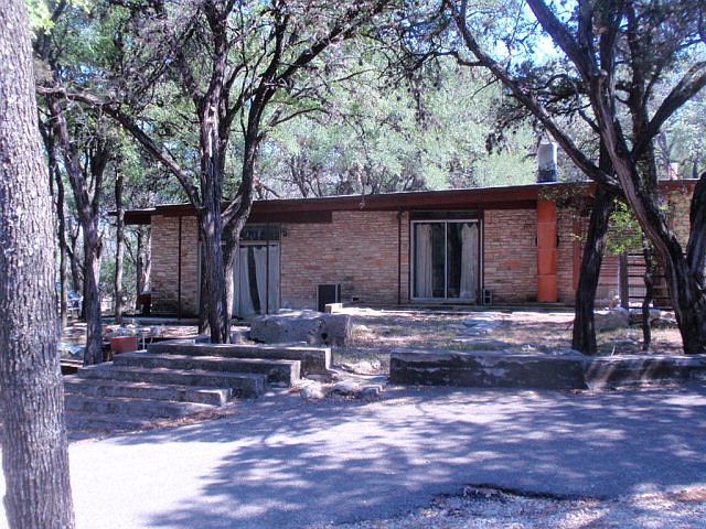 1st image of 300 Pecan St