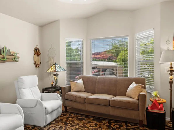 107 Overlook Ln, Hurricane, UT 84737