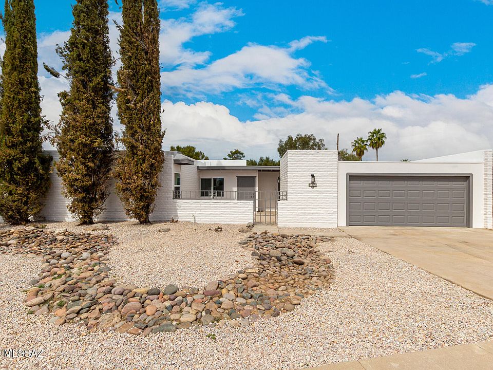 1st image of 9035 E Berkshire Cir