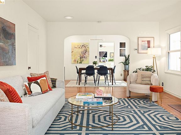 4th image of 3292 Jordan Rd