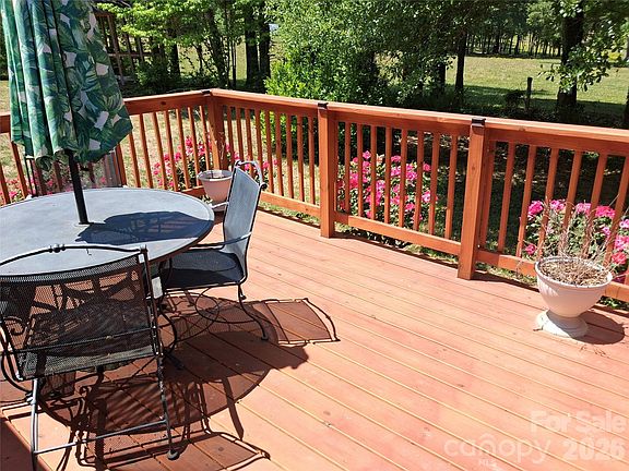 4th image of 207 Woodlynn Dr