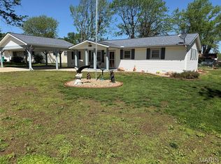 3020 Sycamore St, Cuba, MO 65453