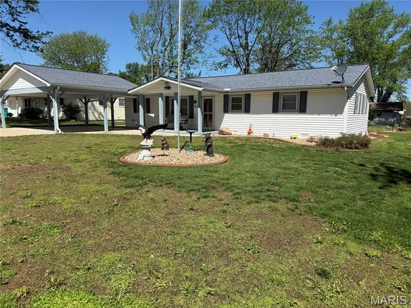 3020 Sycamore St, Cuba, MO 65453