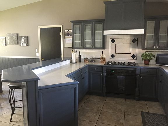 Kitchen/Breakfast bar