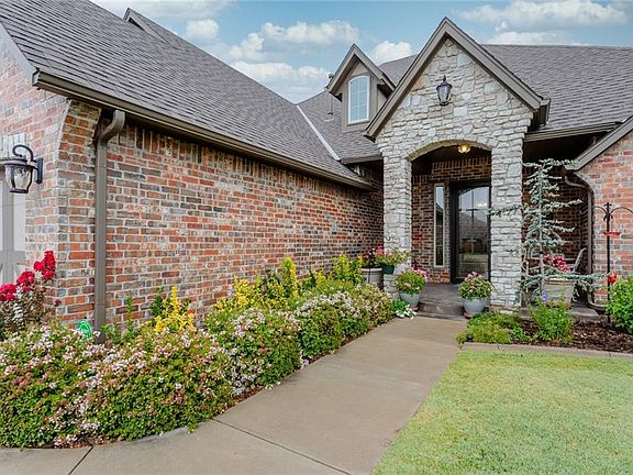 3rd image of 320 Centennial Farm Ln