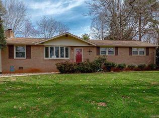 3124 Sharon St, Hickory, NC 28601
