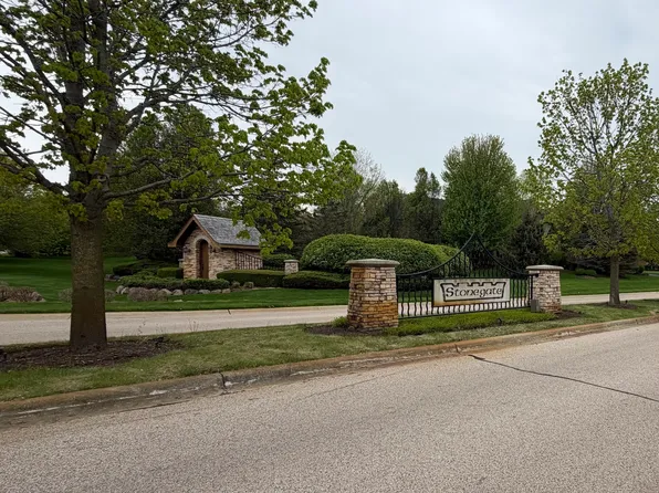 (undisclosed Address), Spring Grove, IL 60081