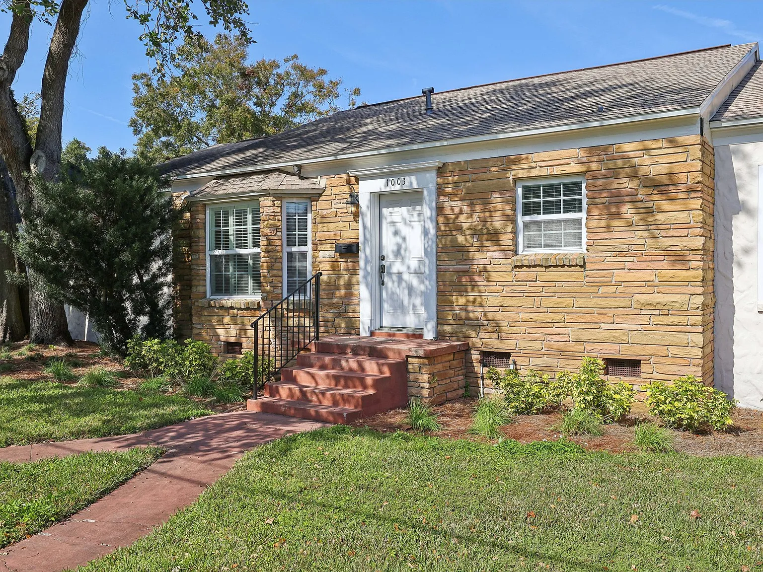 1003 W Princeton St — Photo 2