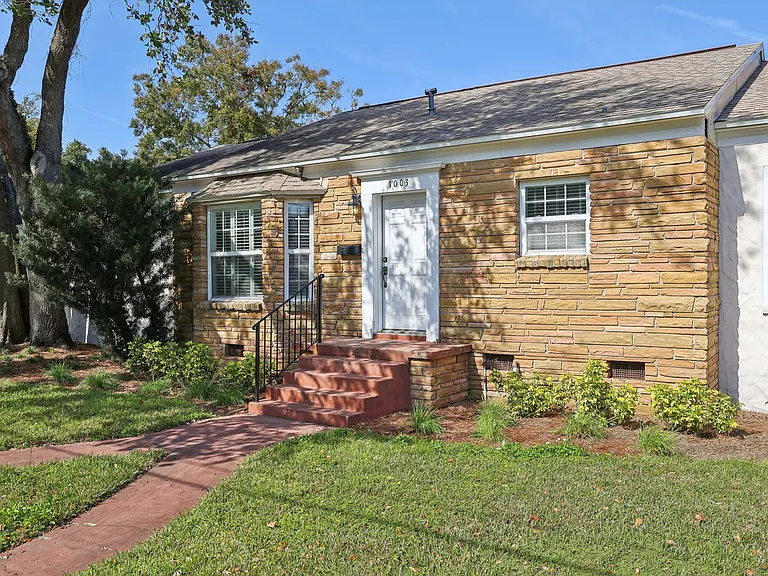 1003 W Princeton St — Photo 2