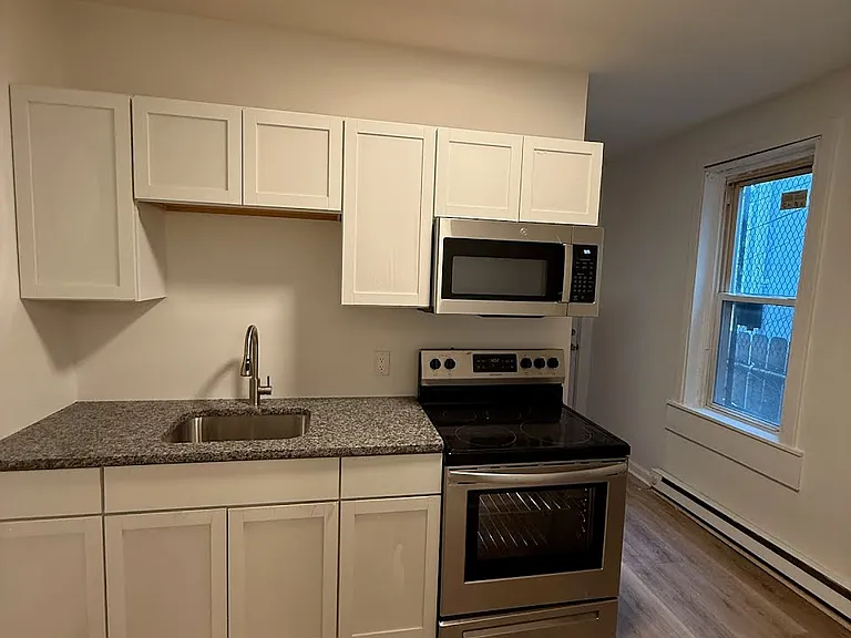 5061 Parrish St #1 — Photo 2