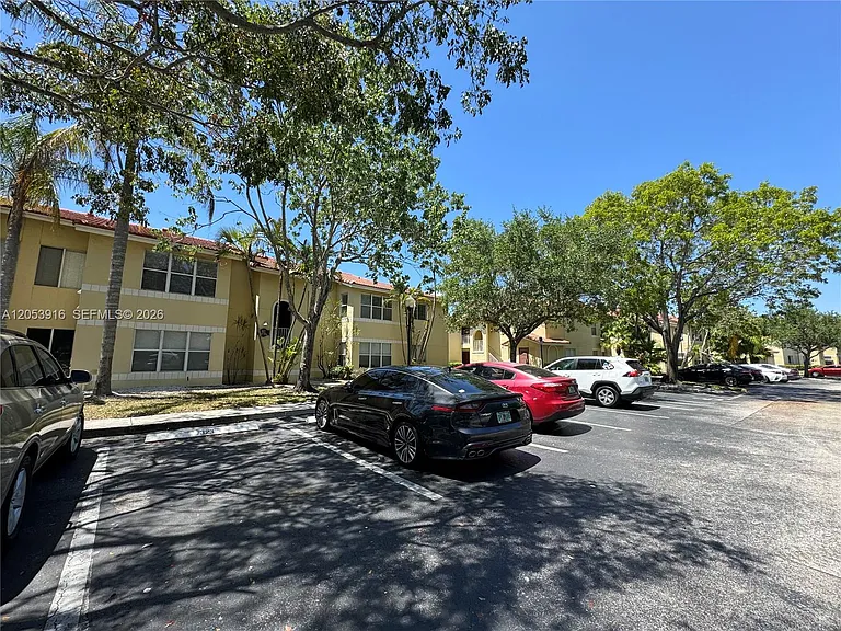 417 Vista Isles Dr #2324 — Photo 2