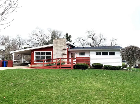 921 South Charles Street, Columbus, WI 53925