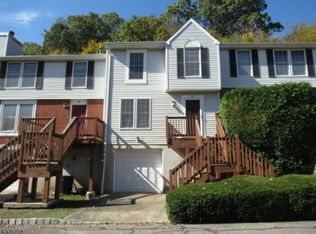 27 Cambridge E, Oxford, NJ 07863