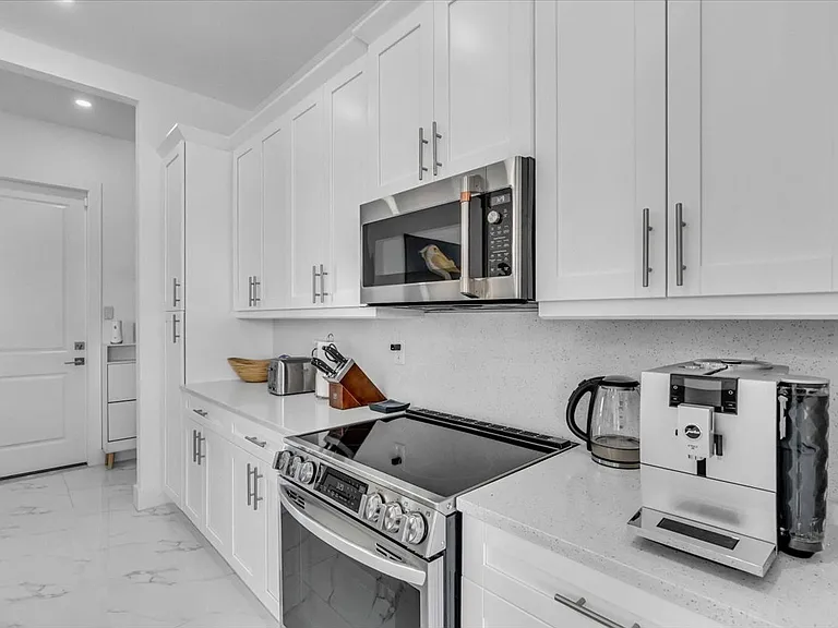 116 SE 5th Pl — Photo 4