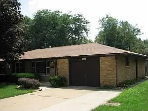 1105 Bryan St photo 1