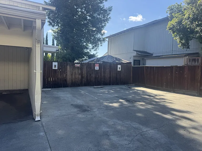 240 Bendorf Dr #9 — Photo 11