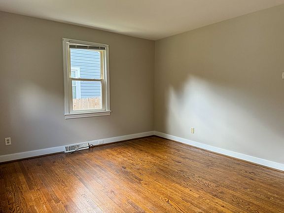 3rd image of 217 Saint Luke St