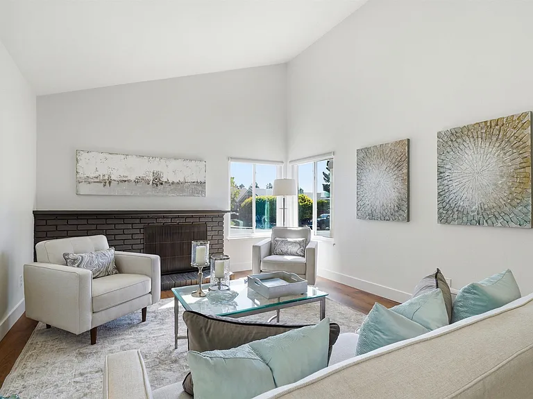 4350 Columbine Dr — Photo 7