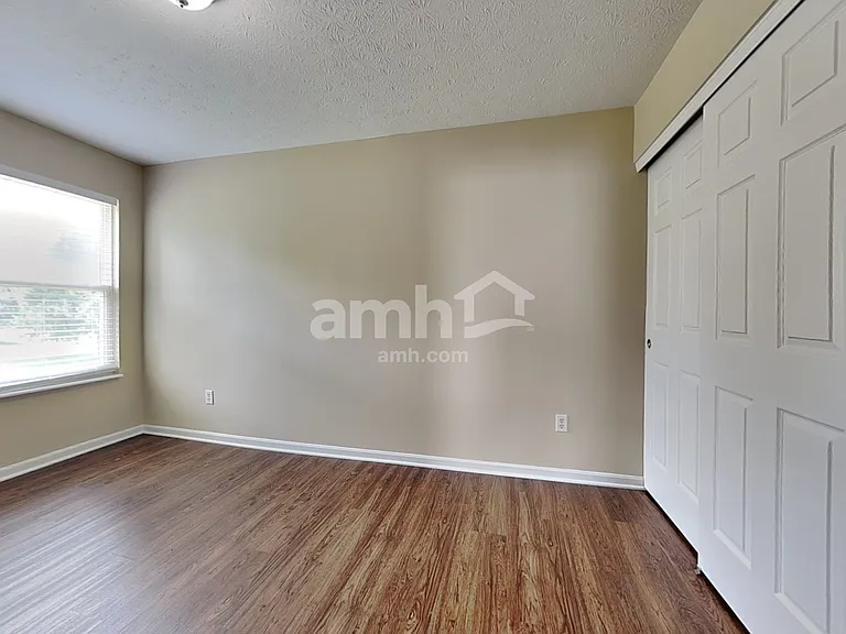 700 Thornton Dr — Photo 12