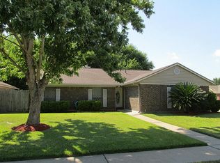 3602 Raindrops Rd, Pasadena, TX 77505