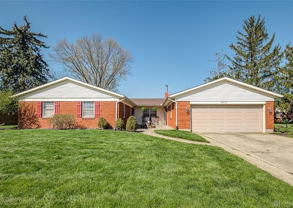 1st image of 302 Villa Dr