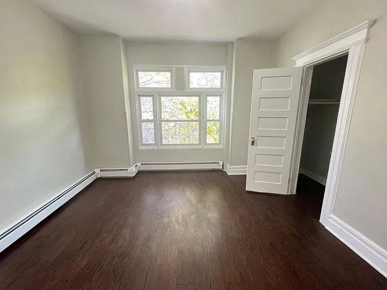 246 Amherst St #2L — Photo 2