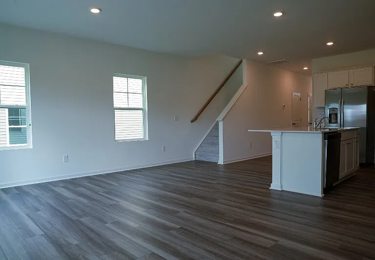 878 Pilot St — Photo 9