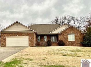 760 Peppers Mill Dr, Paducah, KY 42001