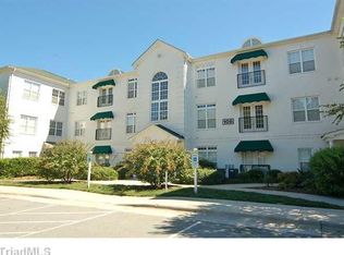 106 Sunset Cir UNIT 301, Greensboro, NC 27408