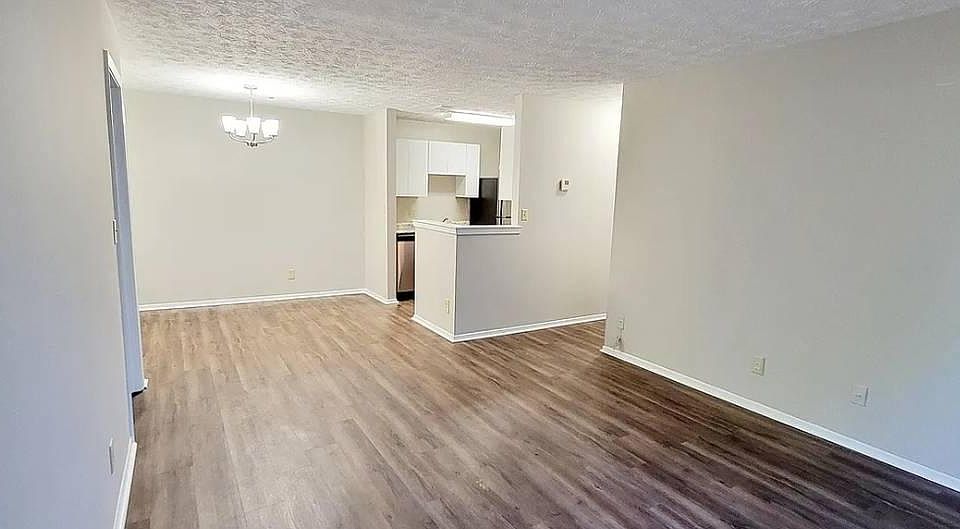 1st image of 424 N Burbank Dr #1
