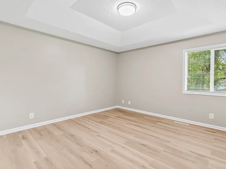 5106 N 128th St — Photo 14