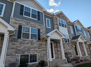 1392 Foxglove Dr #1, Bartlett, IL 60103