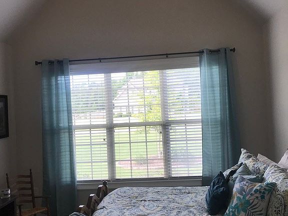 4th image of 105 Clara Smith Ln