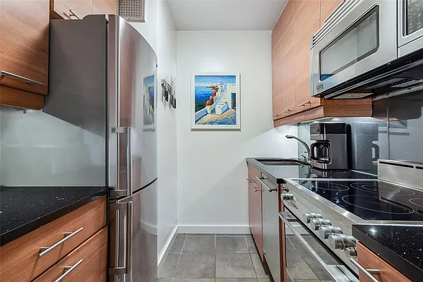 Sold by William Raveis Real Estate | media 11