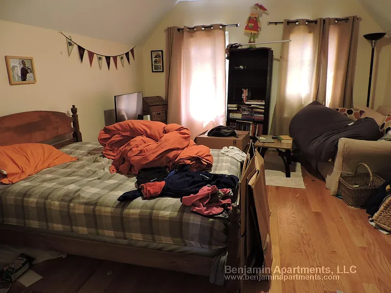 74 Brooks St #4 — Photo 14