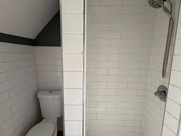 3rd image of 176 Garfield Ave #3