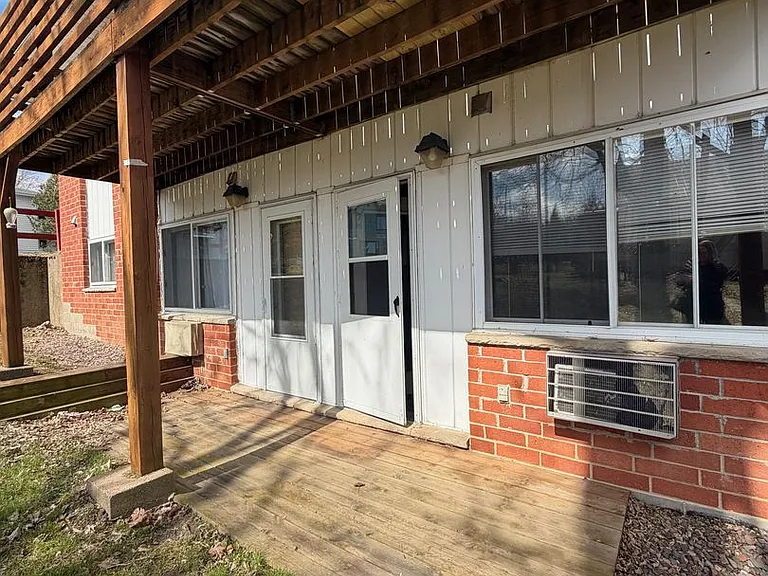 260 N Front St — Photo 2