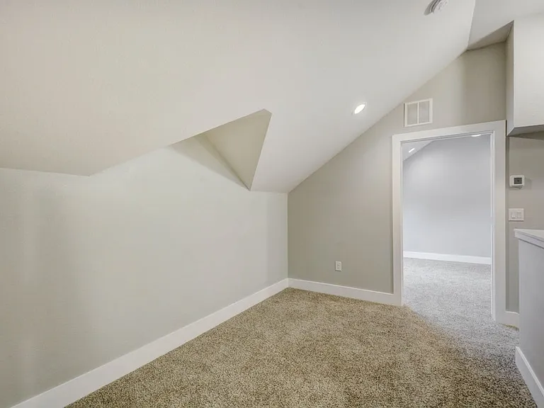 901 Shoal Cliff Ct — Photo 18
